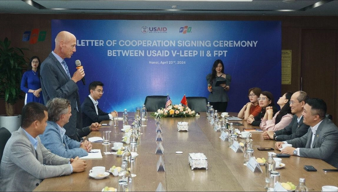 USAID V-LEEP II and FPT Signing Ceremony