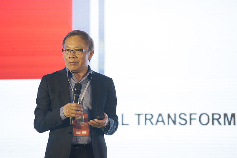 FPT's DX Chief Advisor Phuong Tram at the Global DX Summit 2019